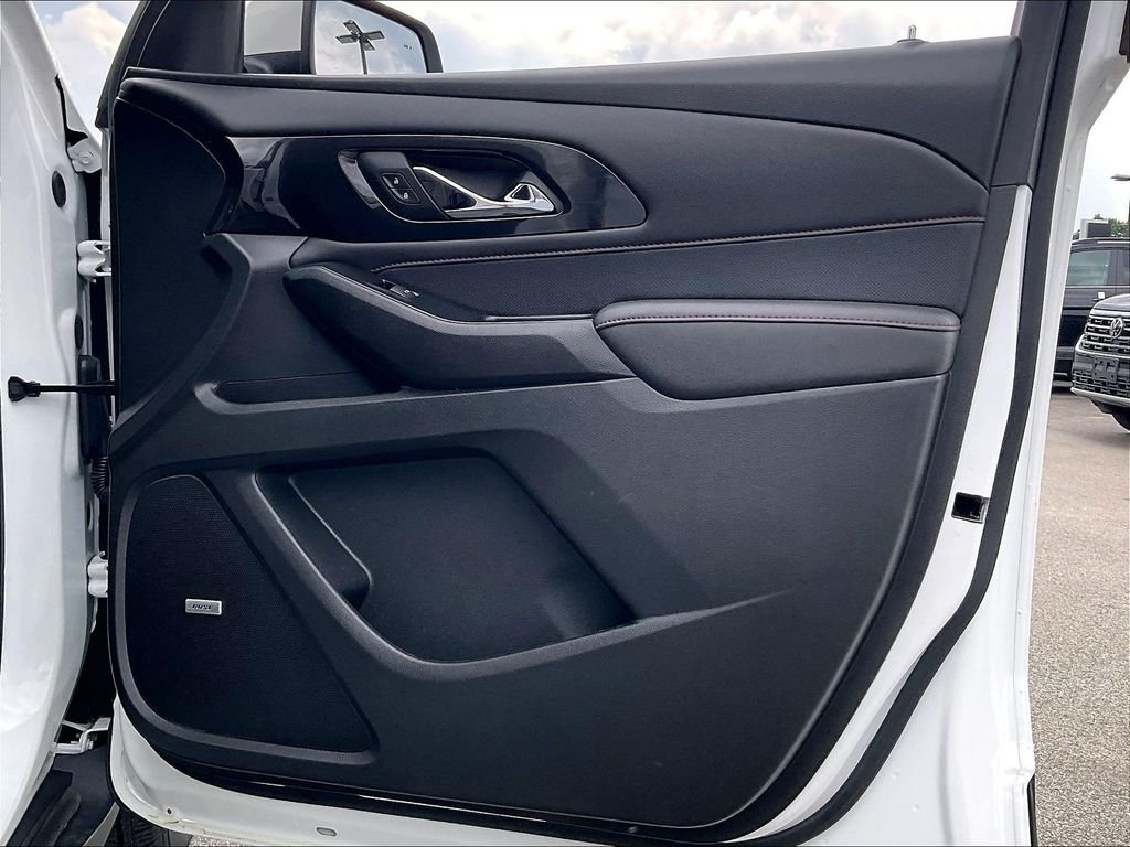 Used 2023 Summit White Chevrolet RS image 11