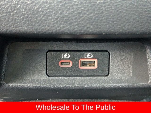 Used 2022 White Nissan 2.5 SR image 13