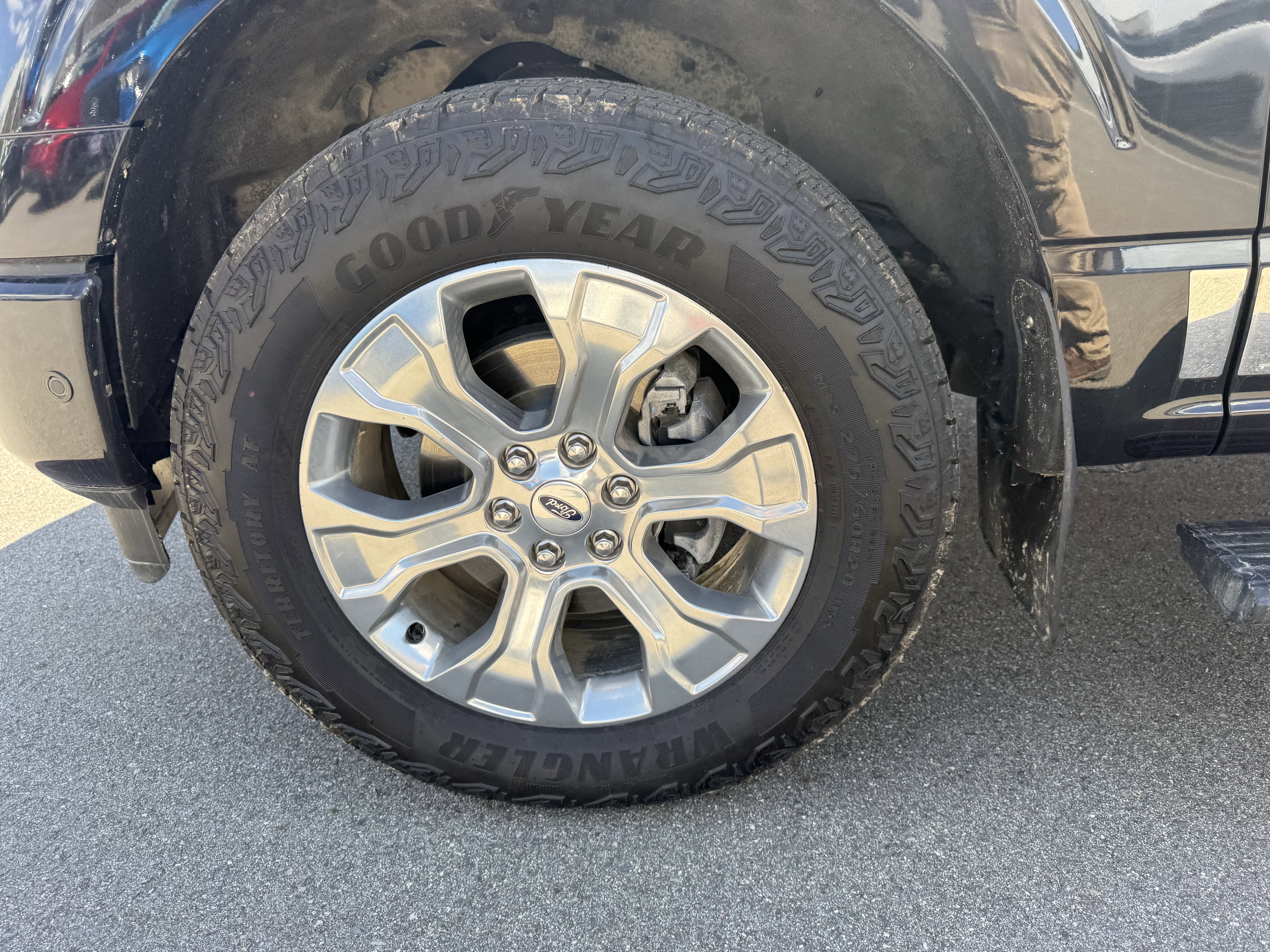Used 2022 Agate Black Metal Ford Platinum image 16