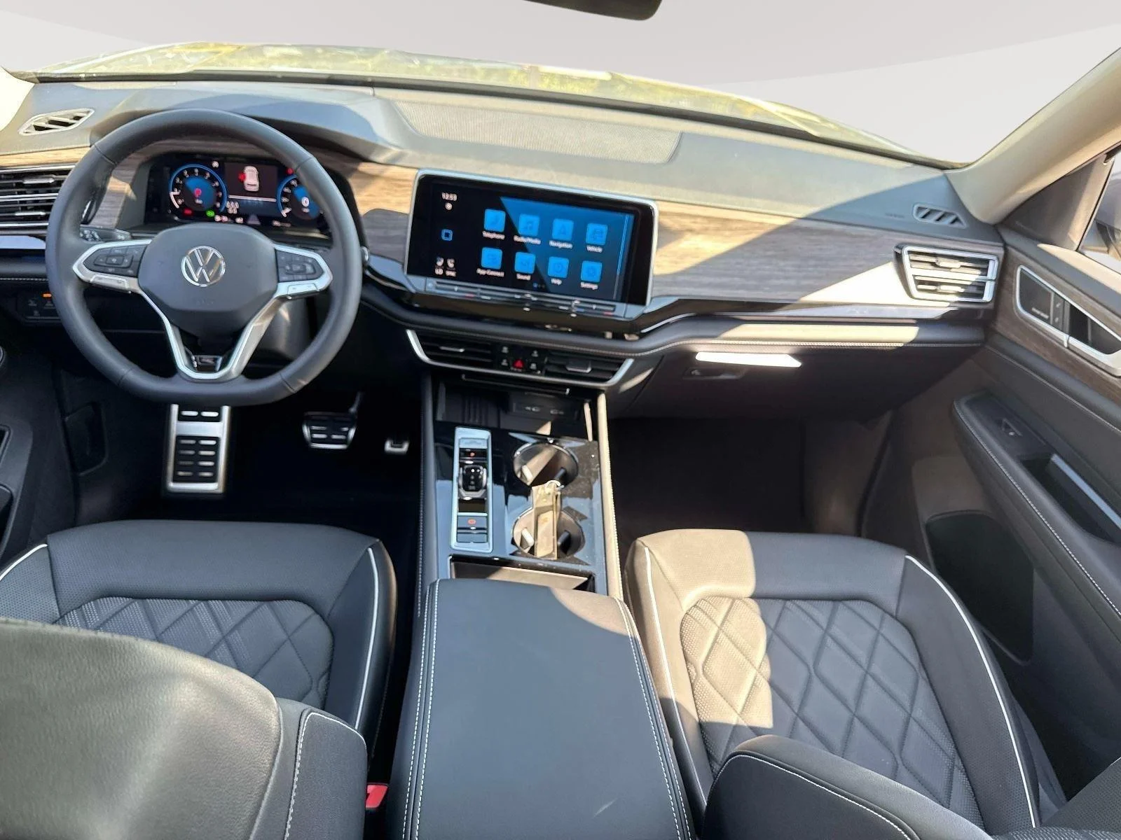 2026 Volkswagen Atlas SEL Premium R-Line - Photo 16