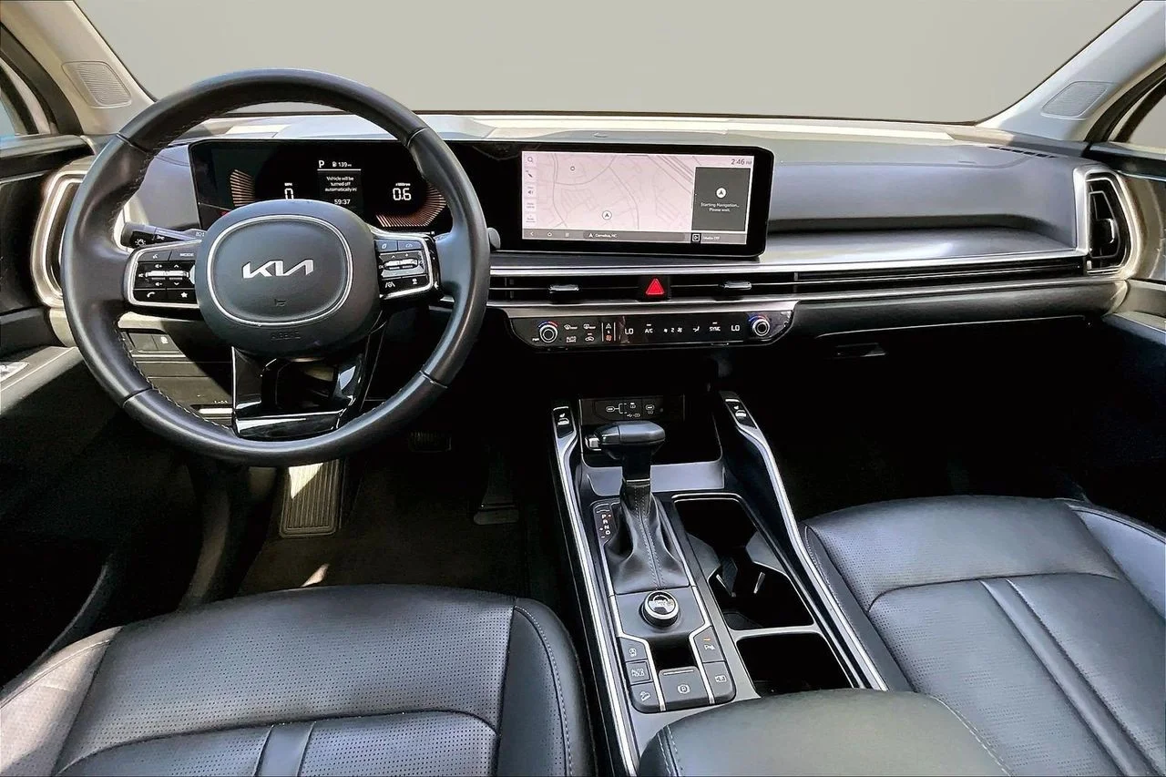 Used 2025 White Kia S image 14