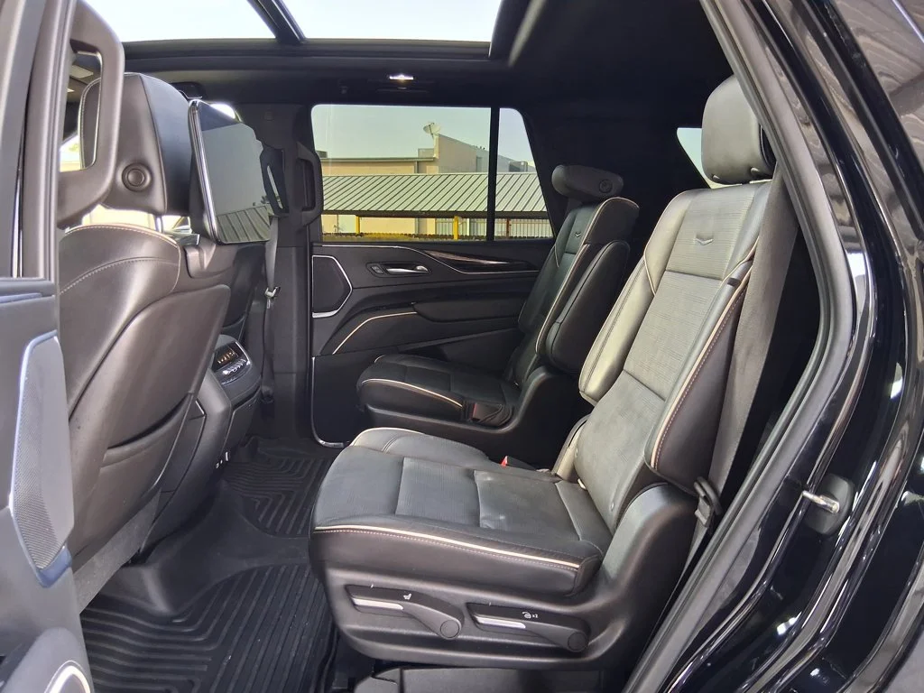 Used 2021 BLACK RAVEN Cadillac Sport image 23