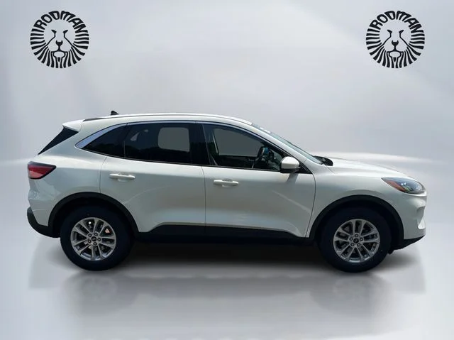 Certified Used 2020 White Metallic Ford SE image 5