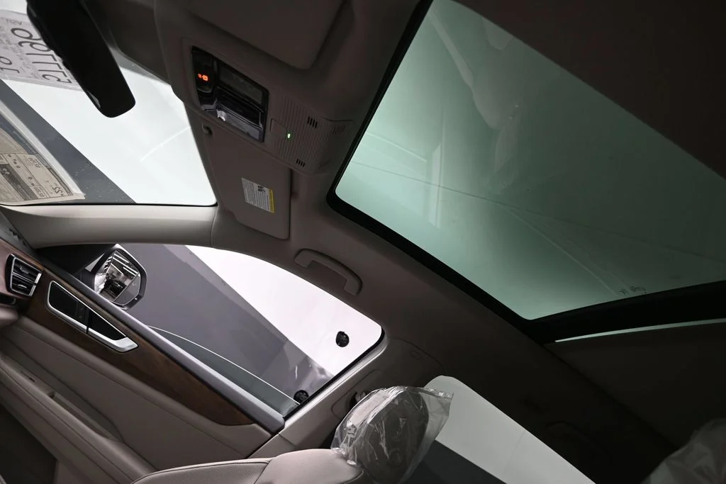 New 2026 White/off-white Volkswagen 2.0T SE w/Technology image 18