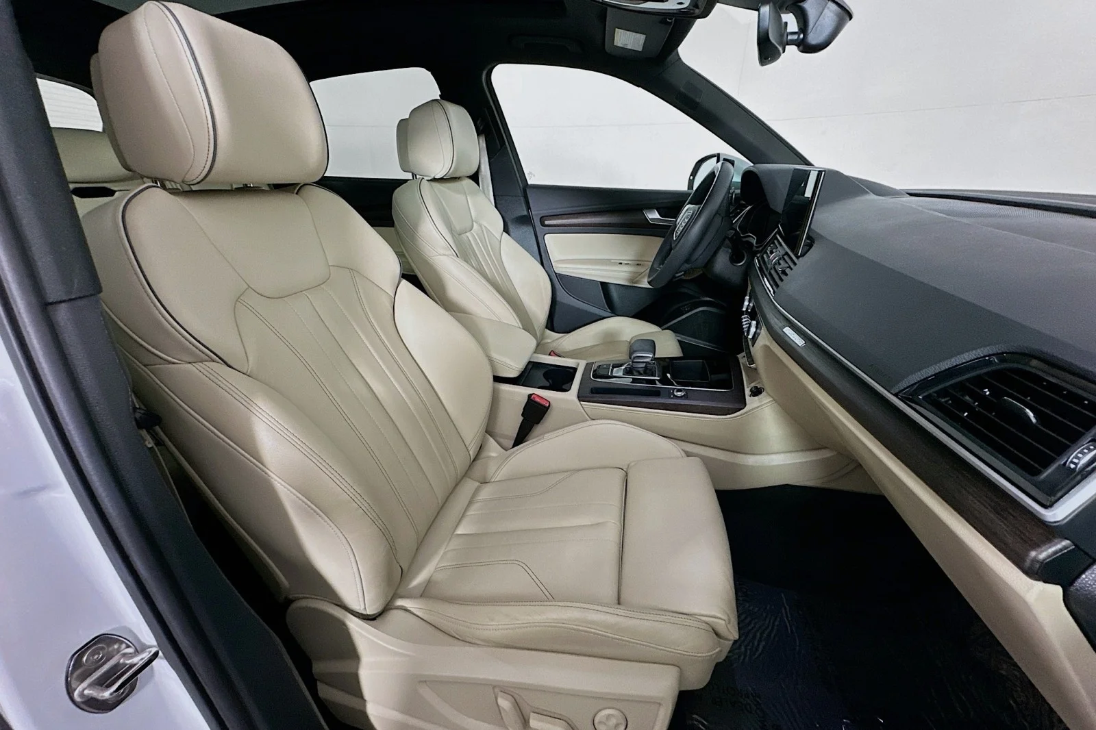 Used 2024 Glacier White Metallic Audi S line Premium Plus image 8