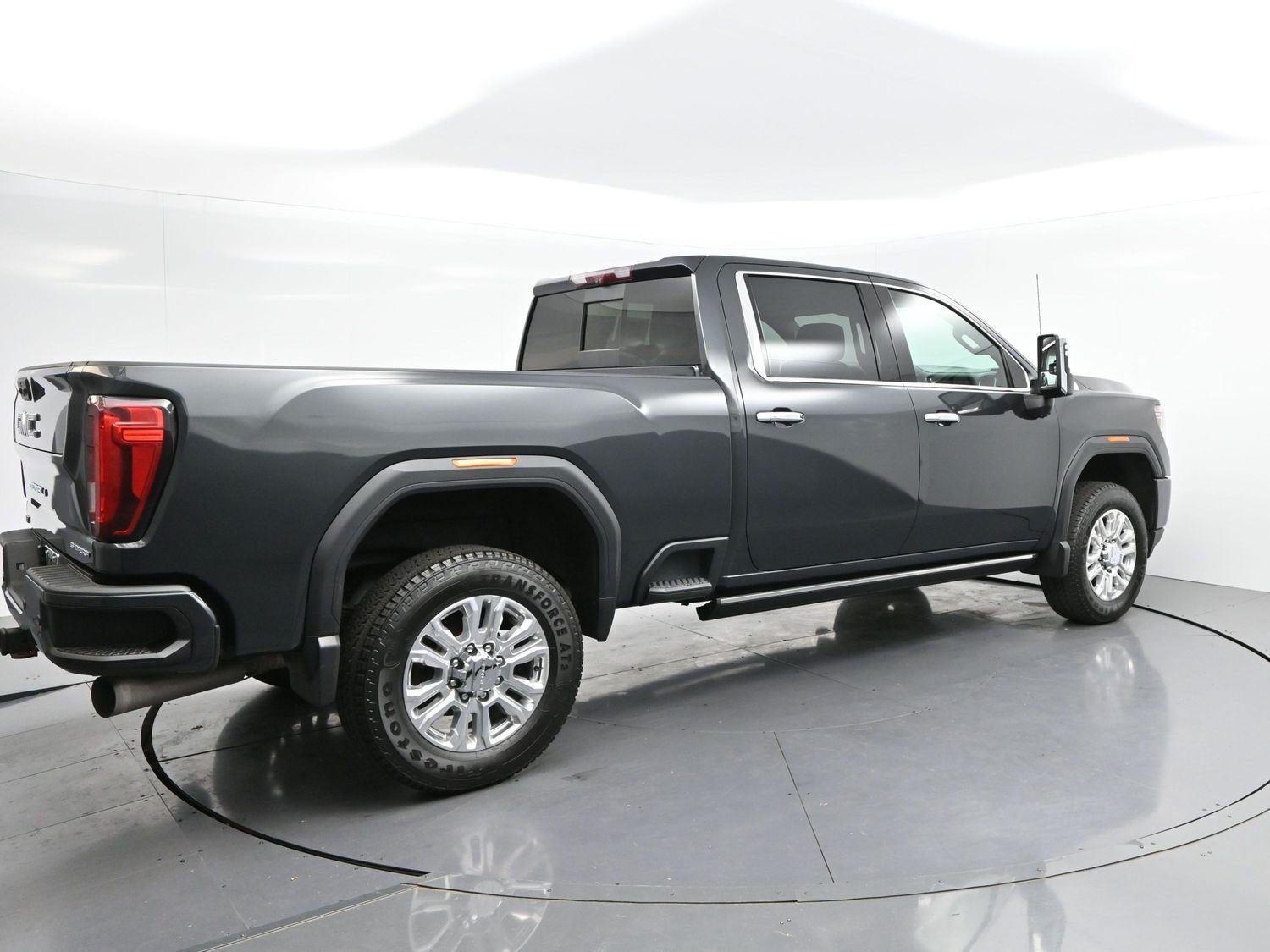 Used 2022 Hunter Metallic GMC Denali image 7