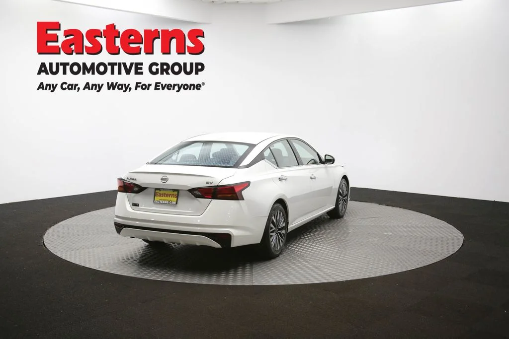 Used 2024 White Nissan 2.5 SV image 38