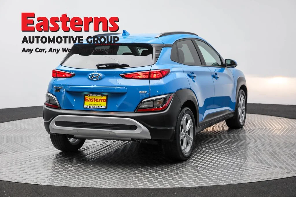 Used 2022 Teal Hyundai SEL image 5