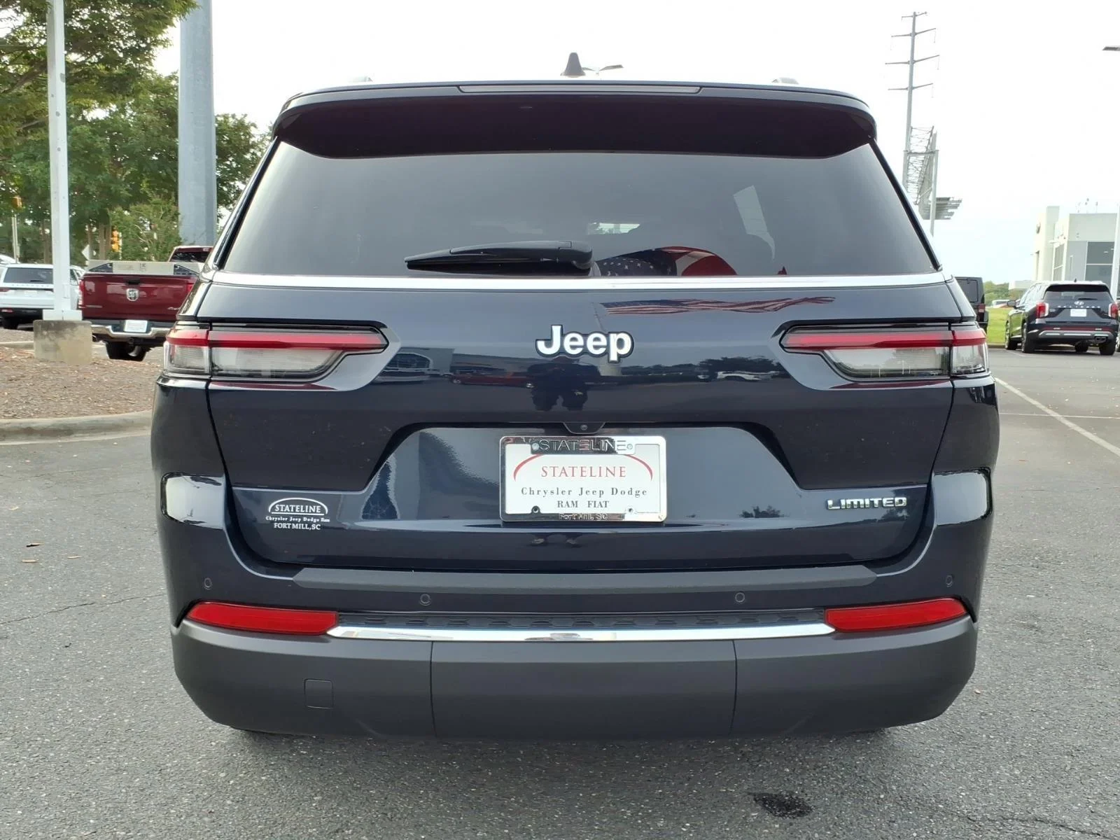 Used 2023 Midnight Sky Jeep Limited image 15