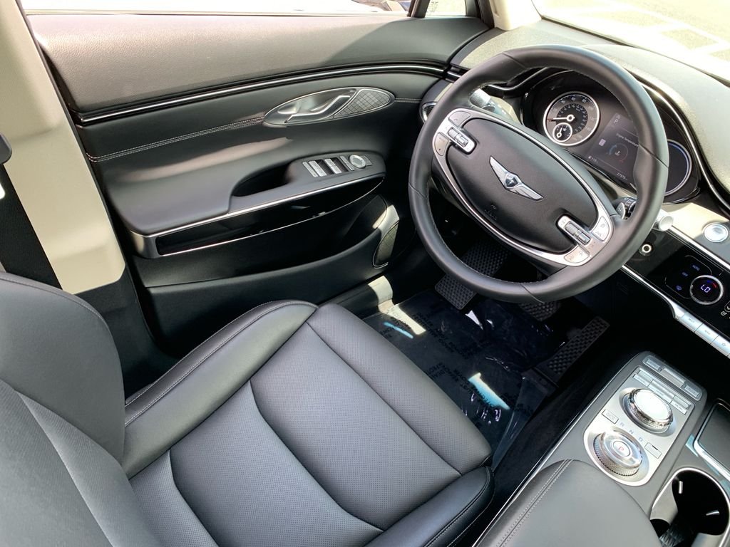 Used 2025 White Genesis 2.5T image 26