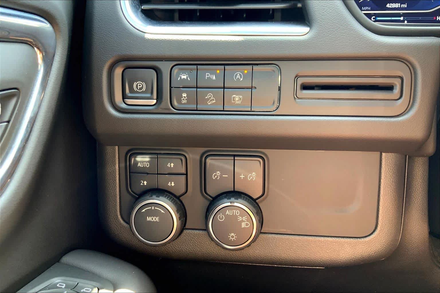 Used 2023 Dark Ash Metallic Chevrolet Z71 image 34