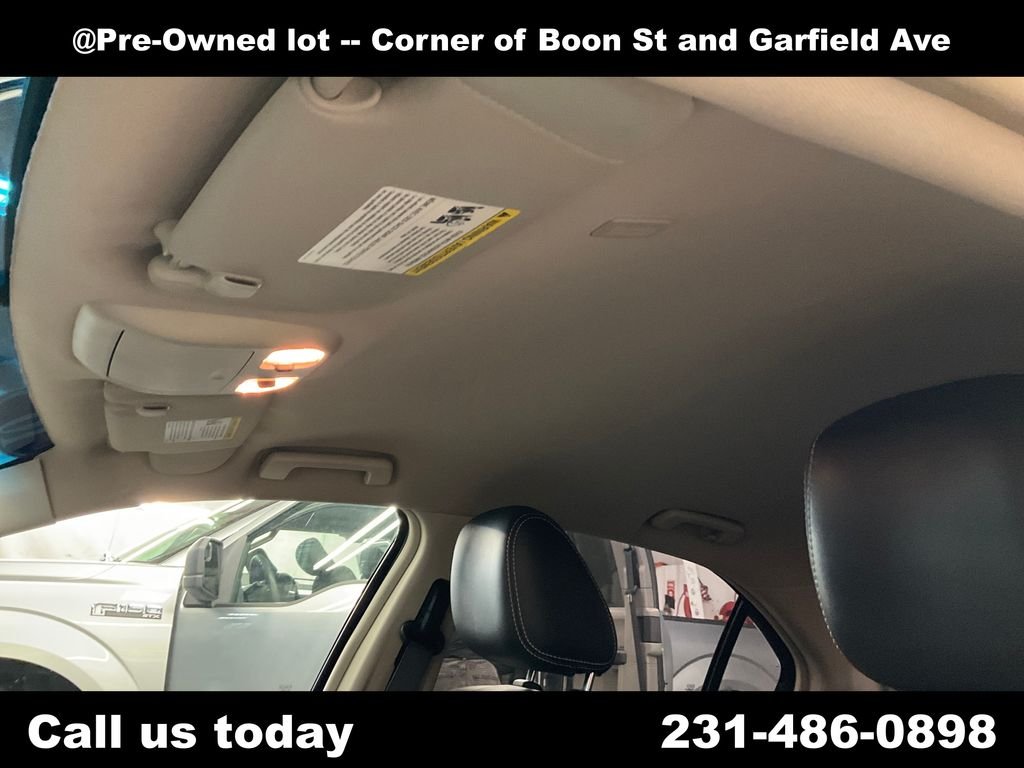 Used 2010  Ford SEL image 13