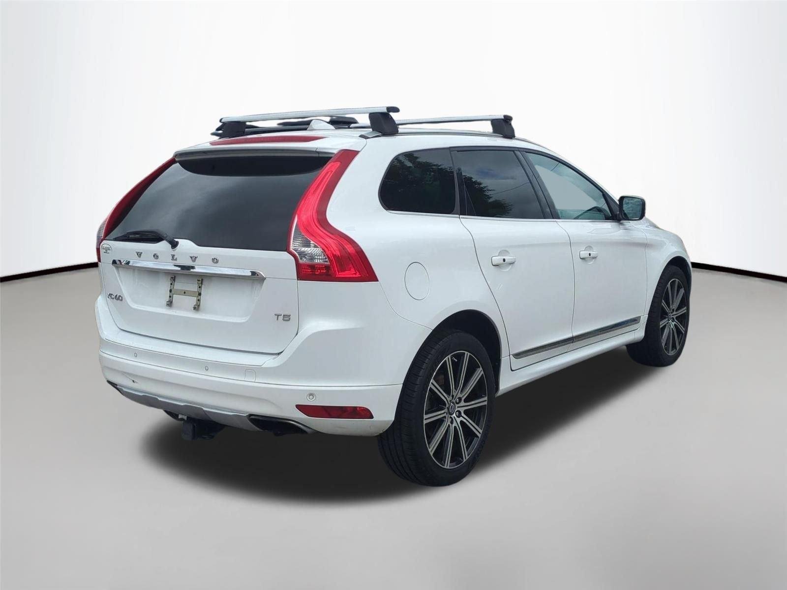 Used 2015  VOLVO  image 5