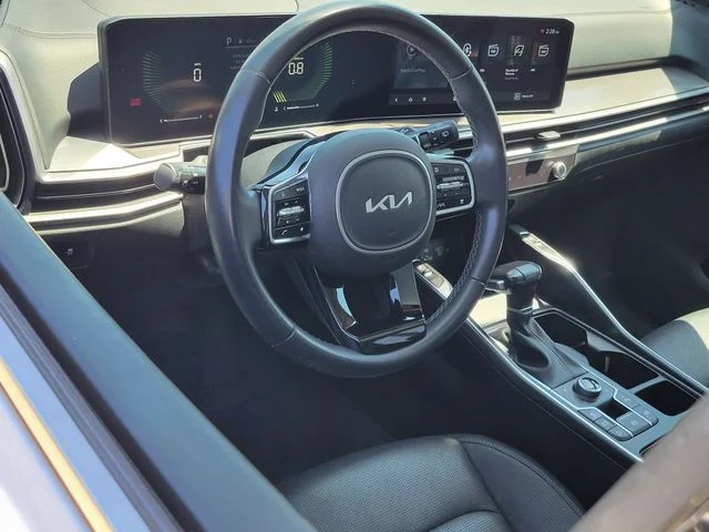 Used 2024 Glacial White Pearl Kia S image 5