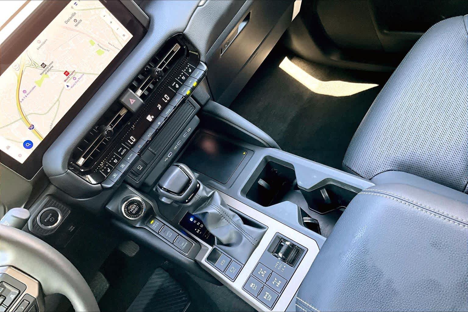 Used 2025 Wind Chill Pearl Toyota  image 17