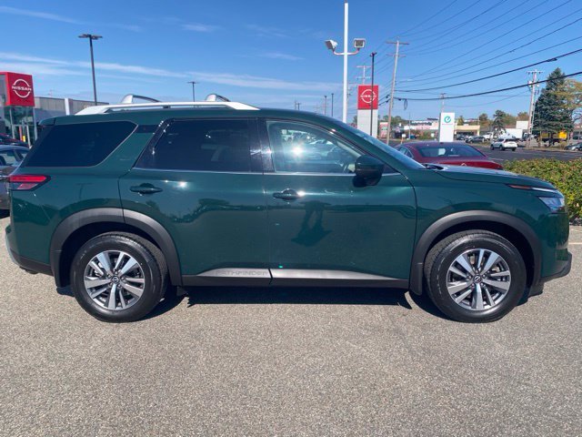 Used 2023 Green Pearl Nissan SL image 2