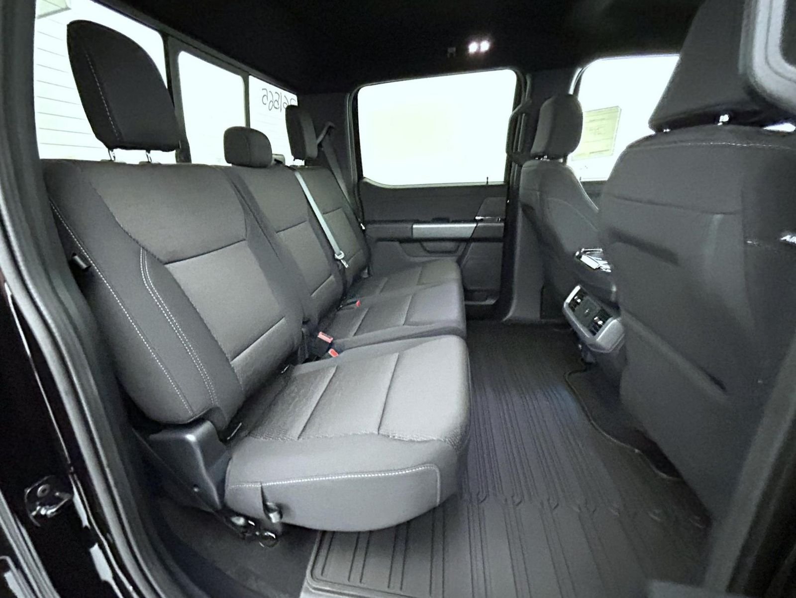 New 2026 Agate Black Metallic Ford XLT image 18