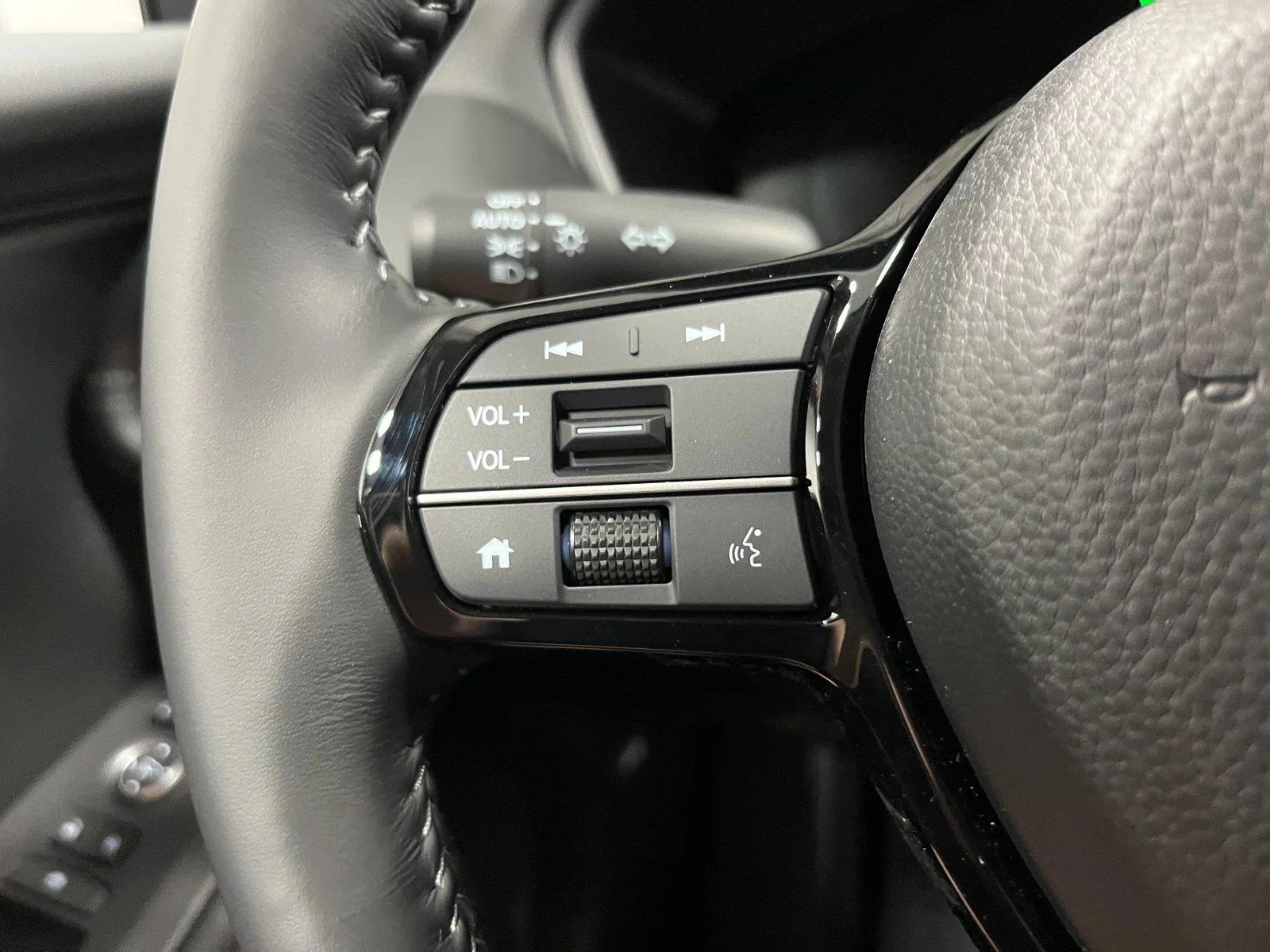 New 2027 Crystal Black Pearl Honda EX-L image 17