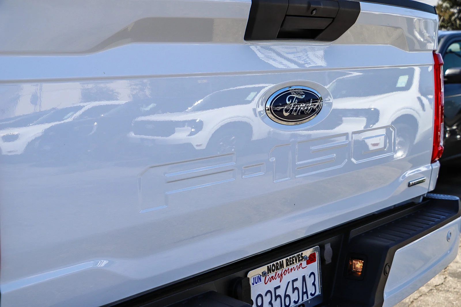 Certified Used 2023 Oxford White Ford XL image 13