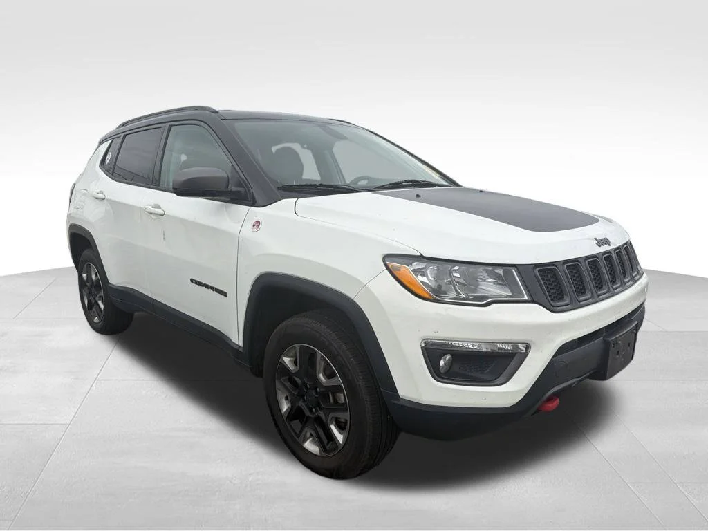 Used 2018 White Jeep Trailhawk image 19