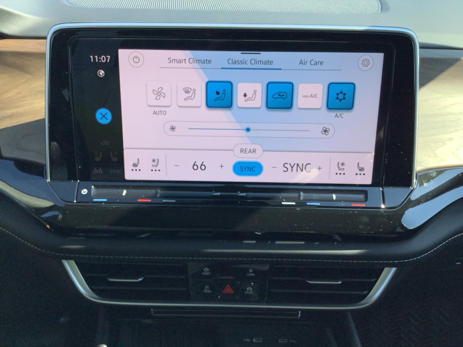 2026 Volkswagen Atlas SE w/Tech - Photo 19