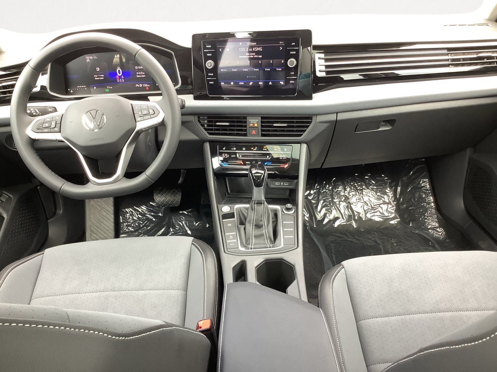 New 2027 PYRITE SILVER Volkswagen SE image 14