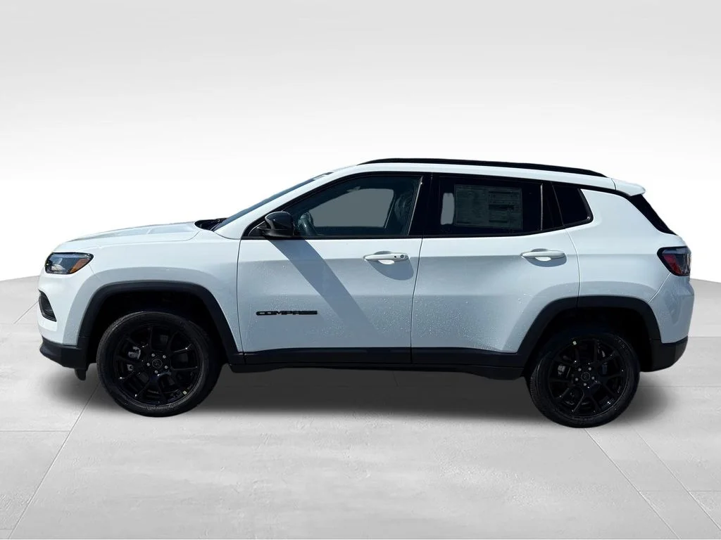 New 2026 Bright White Clear-Coat Exterior Paint Jeep Latitude image 2