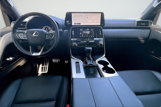 Used 2023 Silver Lexus 600 F SPORT image 6