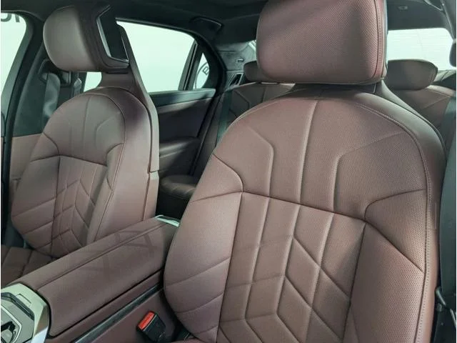 New 2026 Gray BMW 760i xDrive image 12