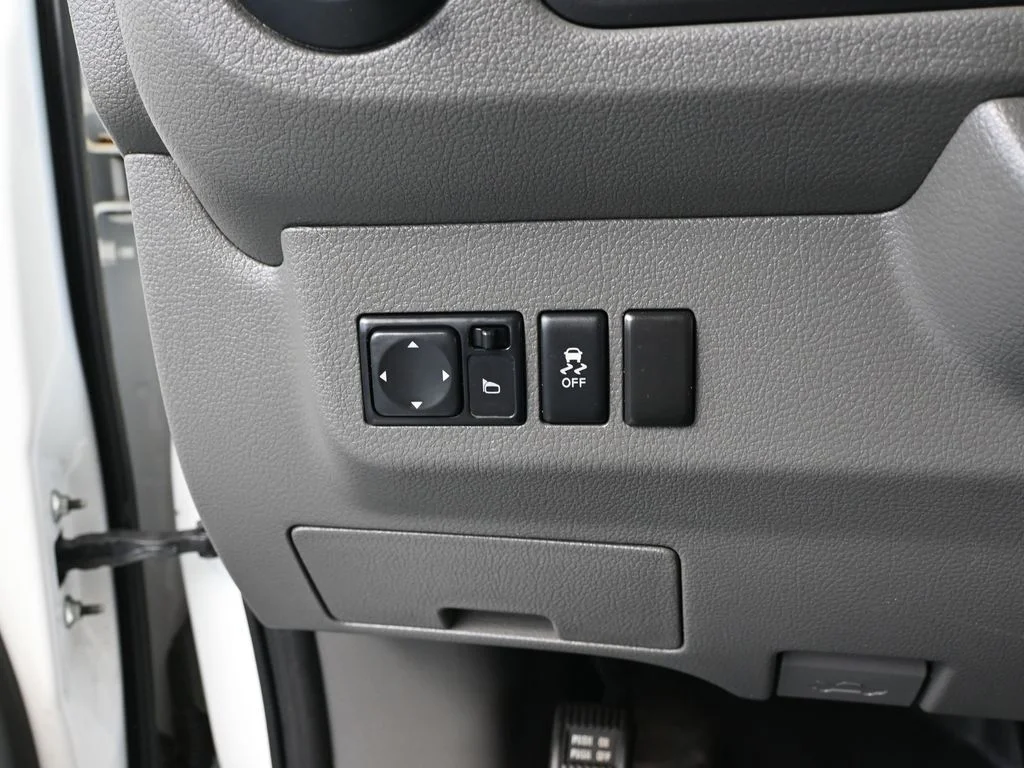 Used 2019 White Nissan SV image 28