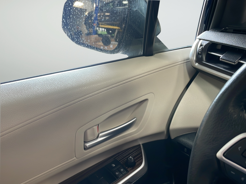 Used 2022  Toyota XLE image 32