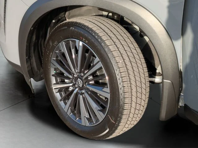 New 2026 Boulder Gray Pearl / Super Black Two-tone Nissan Platinum image 31