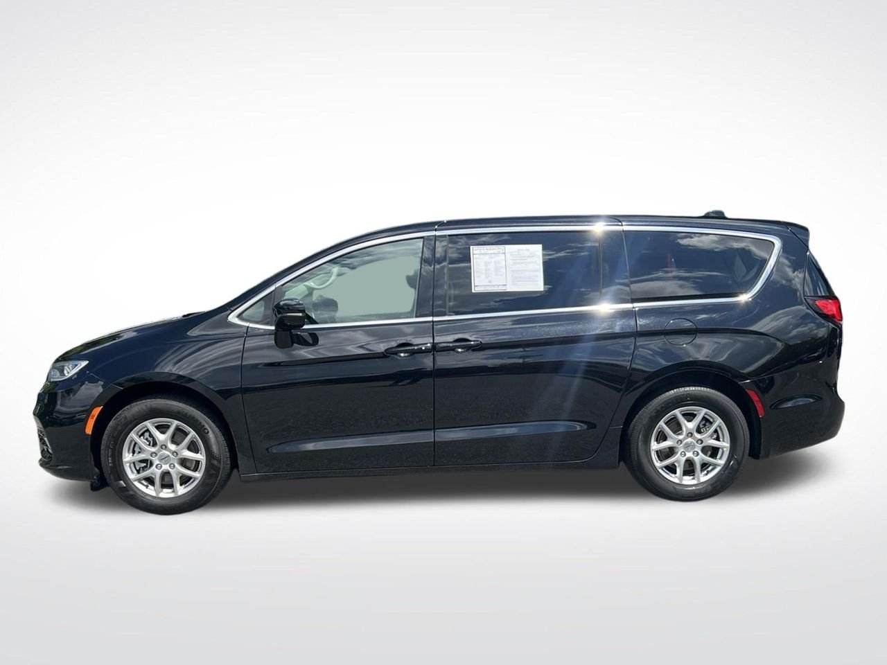 Used 2024 Black Chrysler Touring L image 2
