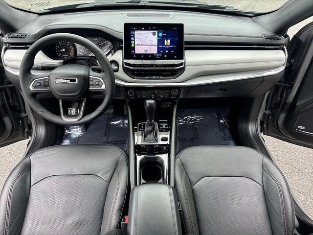Used 2023 Gray Jeep Limited image 9