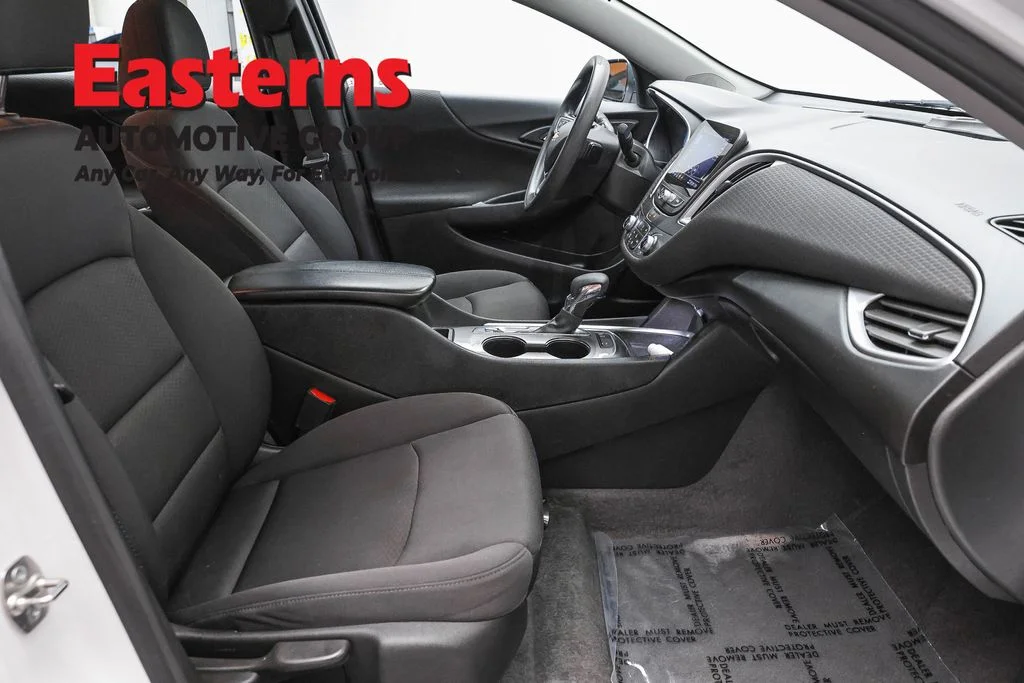 Used 2024 White Chevrolet LT image 24