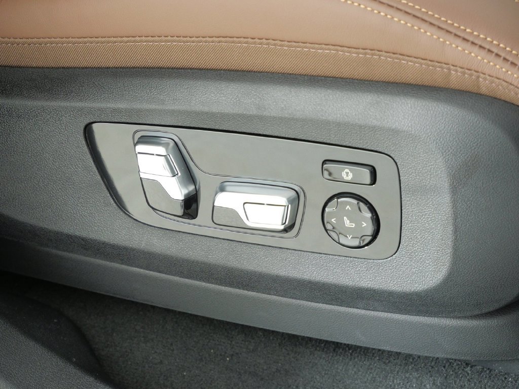 New 2027 Mineral White Metallic BMW xDrive40i image 22