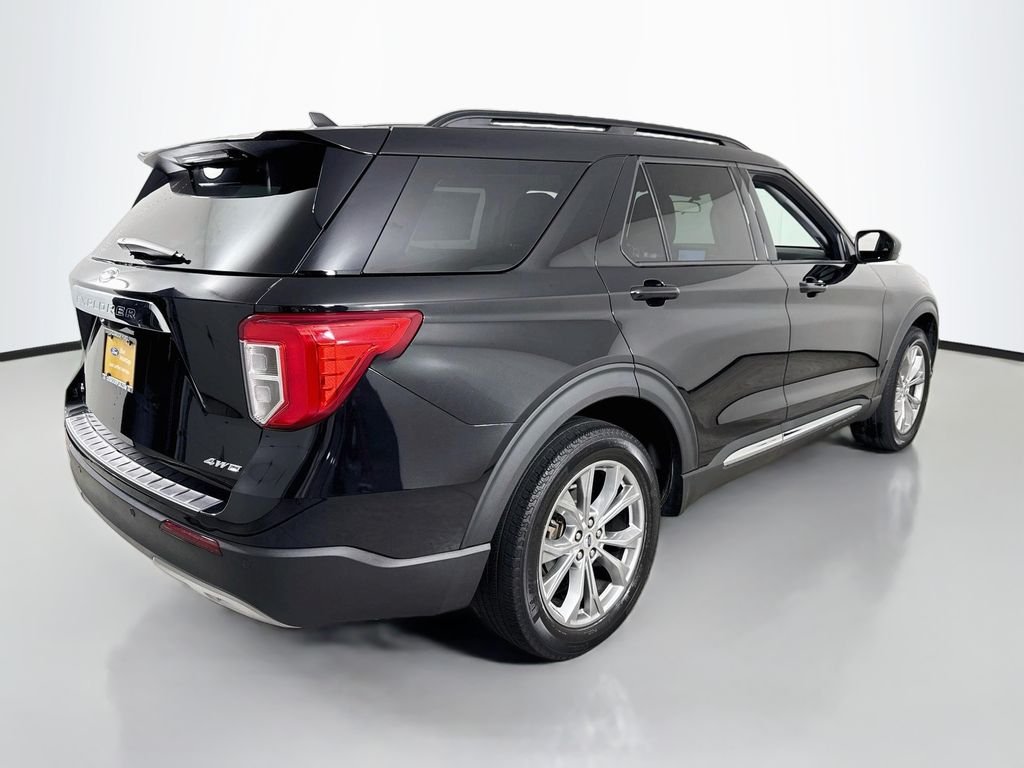 Used 2023 Agate Black Metallic Ford XLT image 12