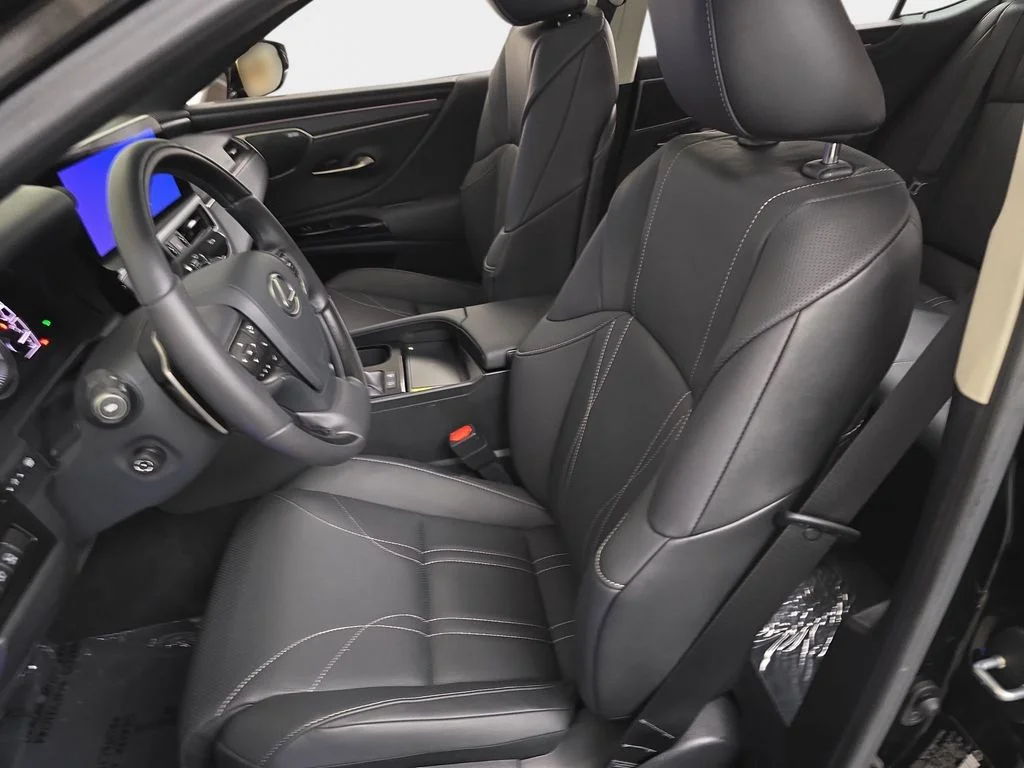 Certified Used 2025 Black Lexus 300h Luxury image 18