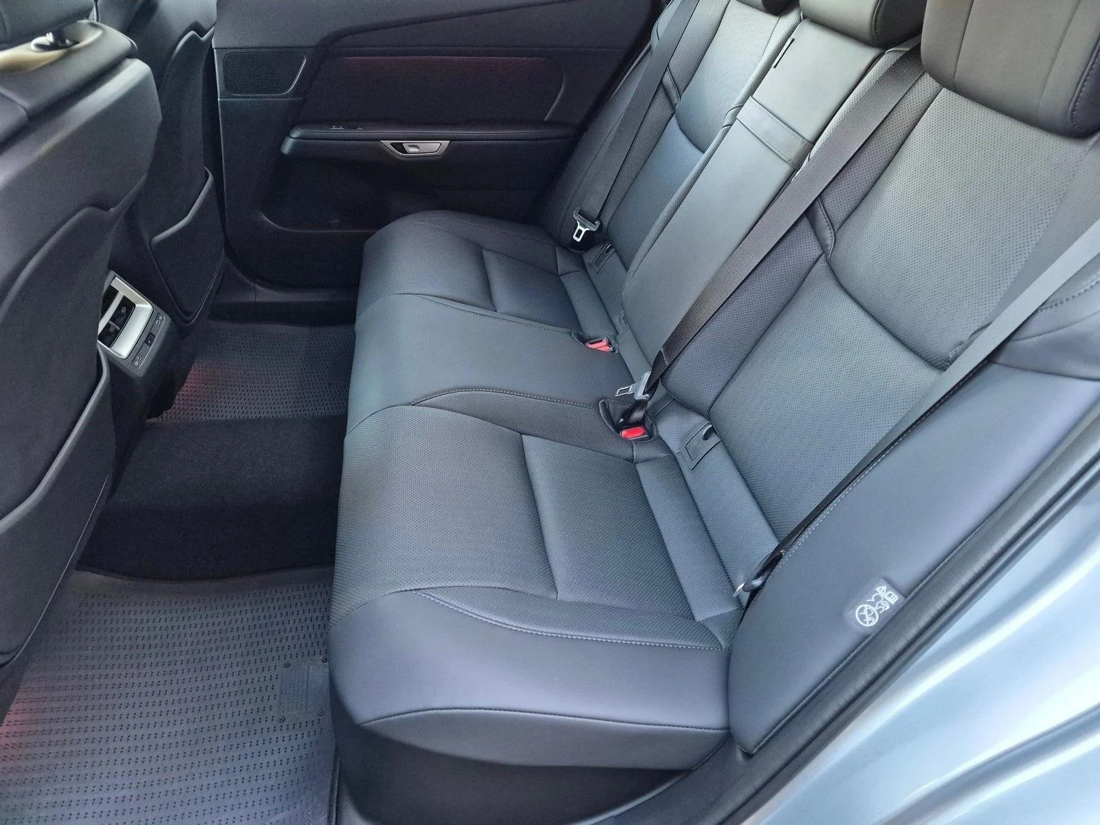 New 2026 Iridium Lexus ES 350e PREMIUM image 15