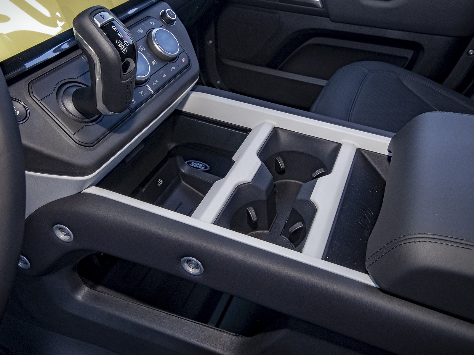 New 2026 Carpathian Grey Land Rover X-Dynamic SE image 25