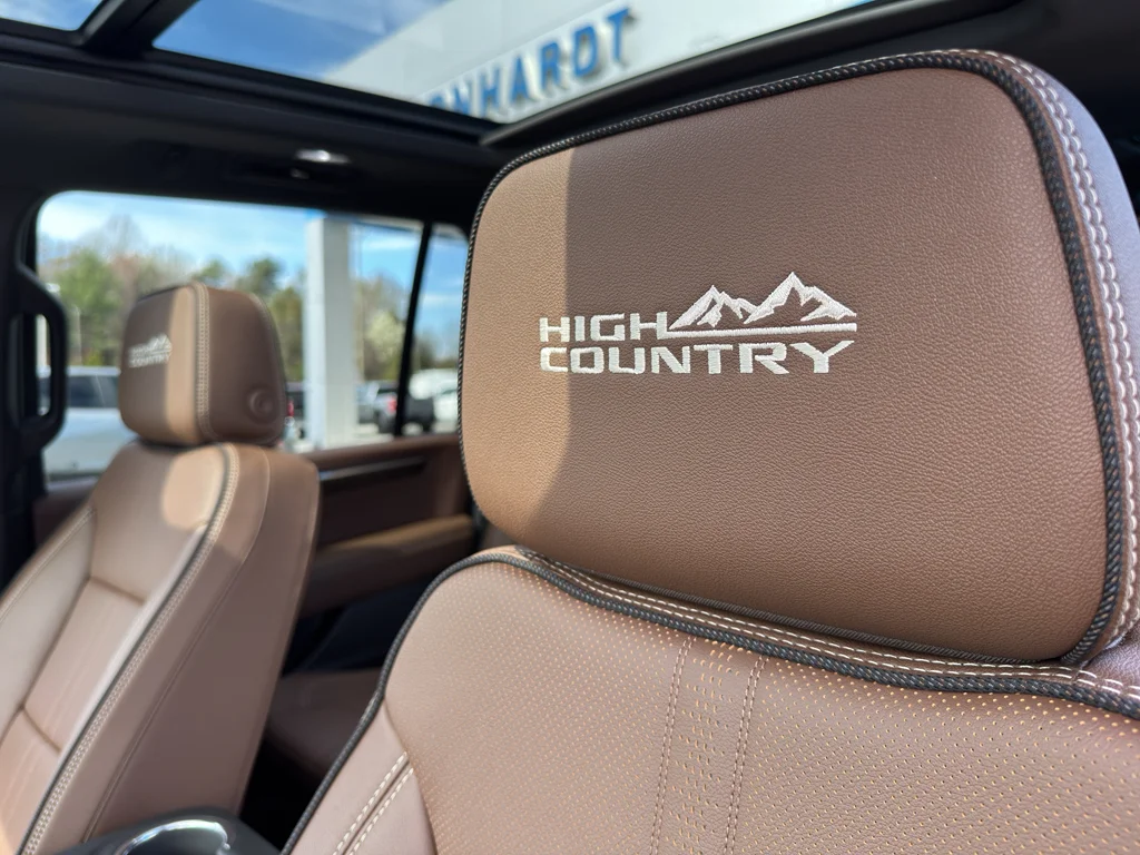 2026 Chevrolet Suburban High Country - Photo 18