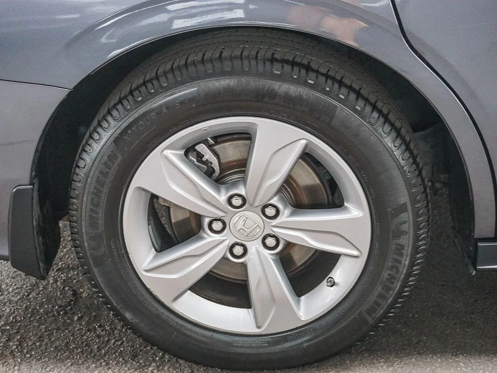 Used 2018 Gray Honda EX-L image 9