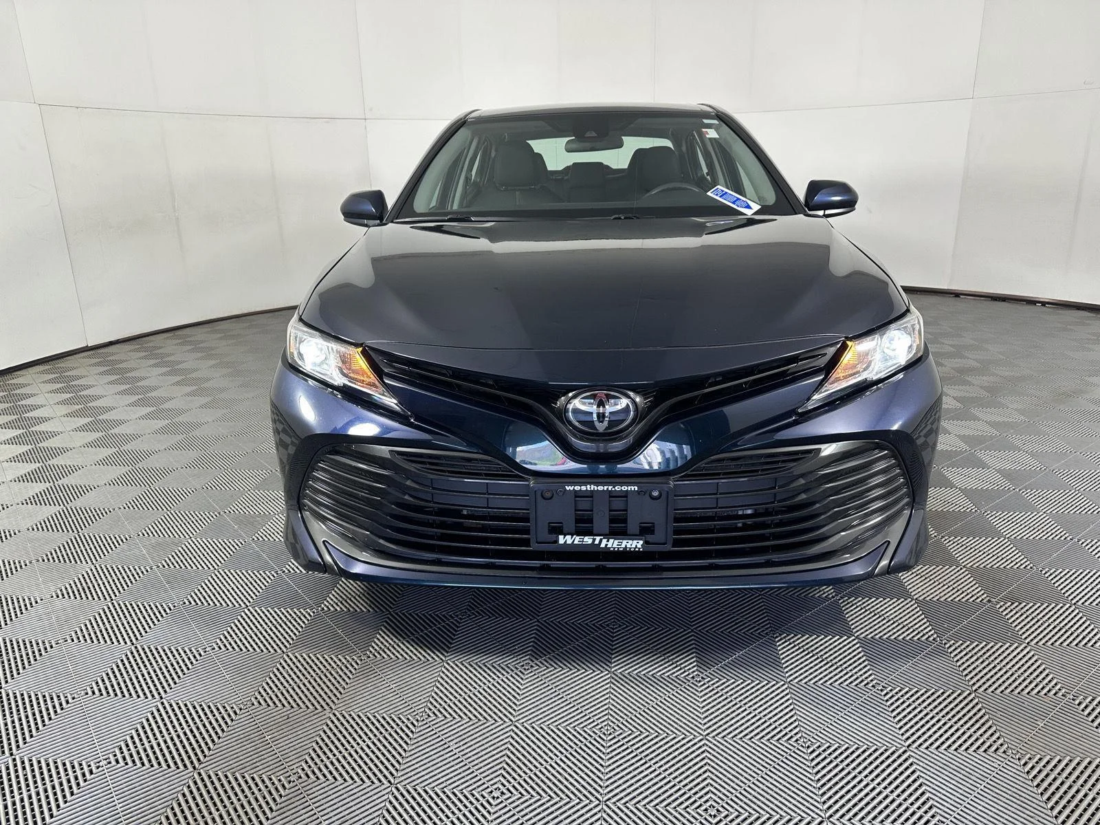 Used 2019 Galactic Aqua Mica Toyota LE image 8