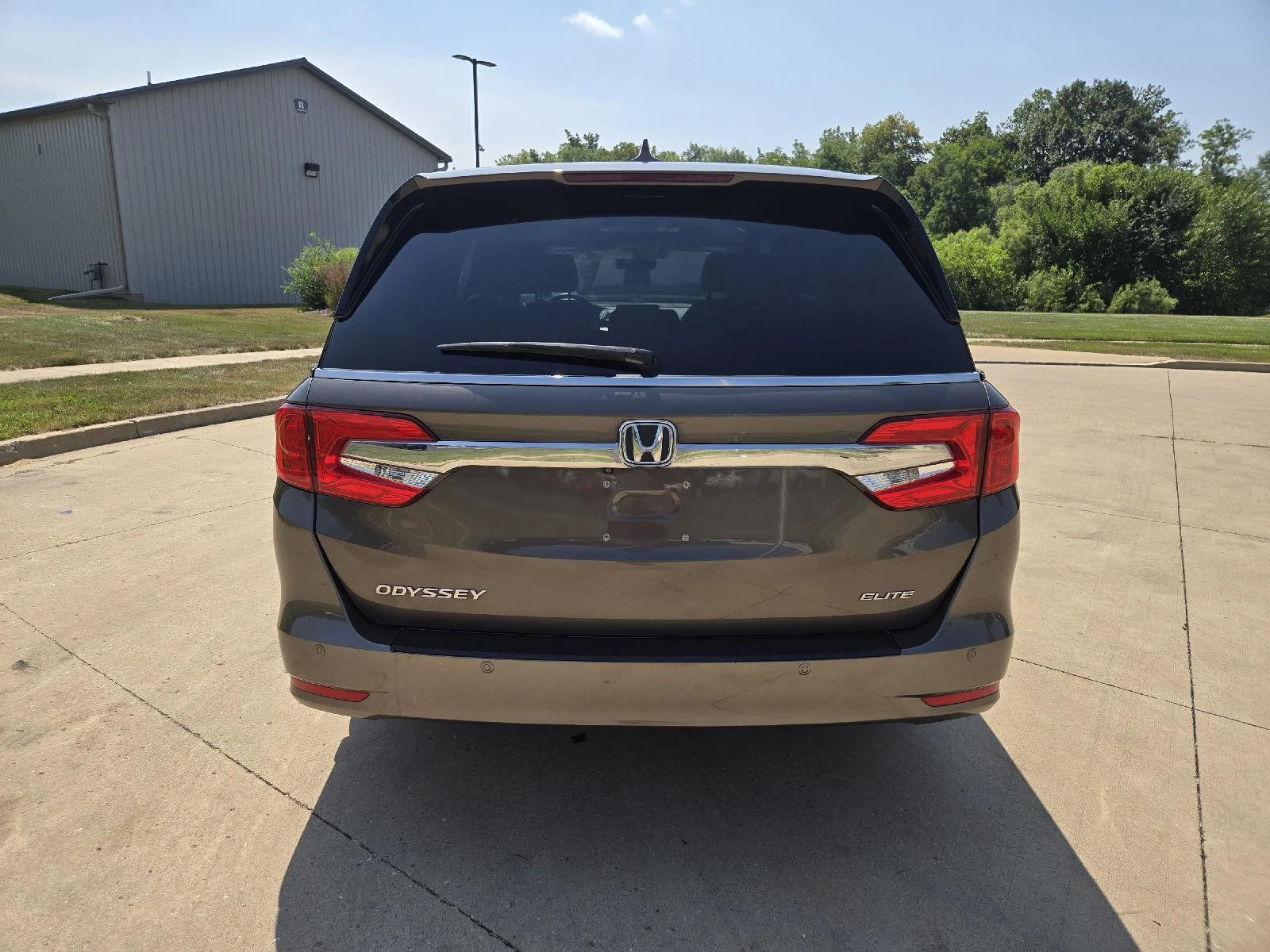 Used 2020 Pacific Pewter Metallic Honda Elite image 8