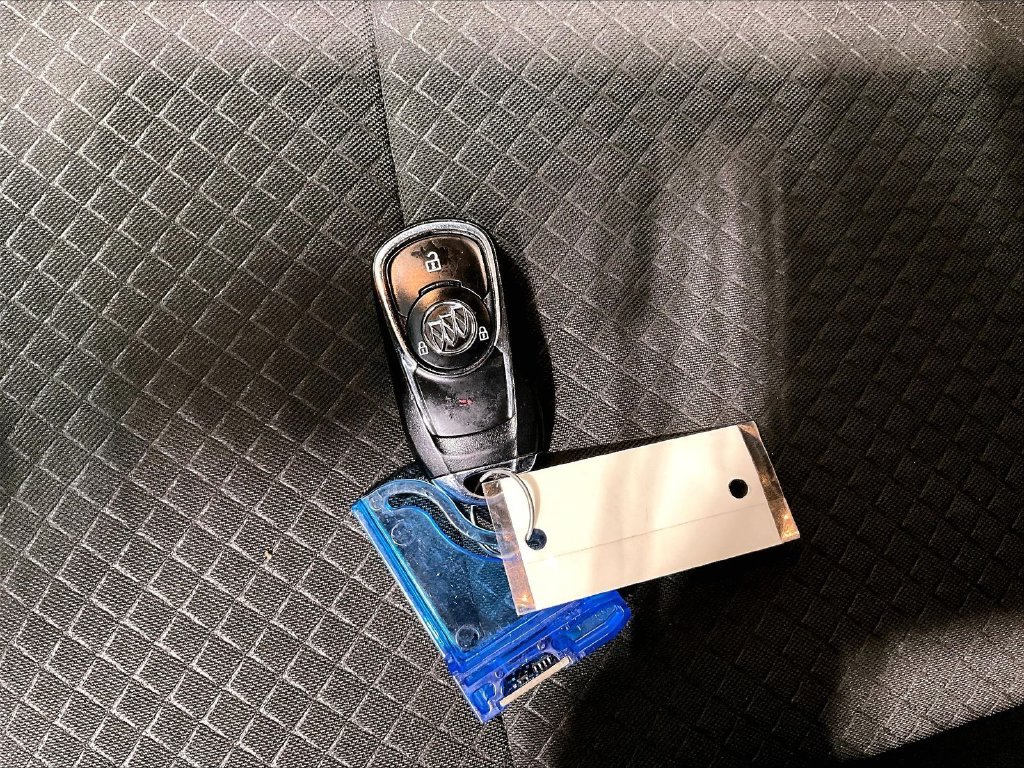 Used 2022 Blue Buick Preferred image 31