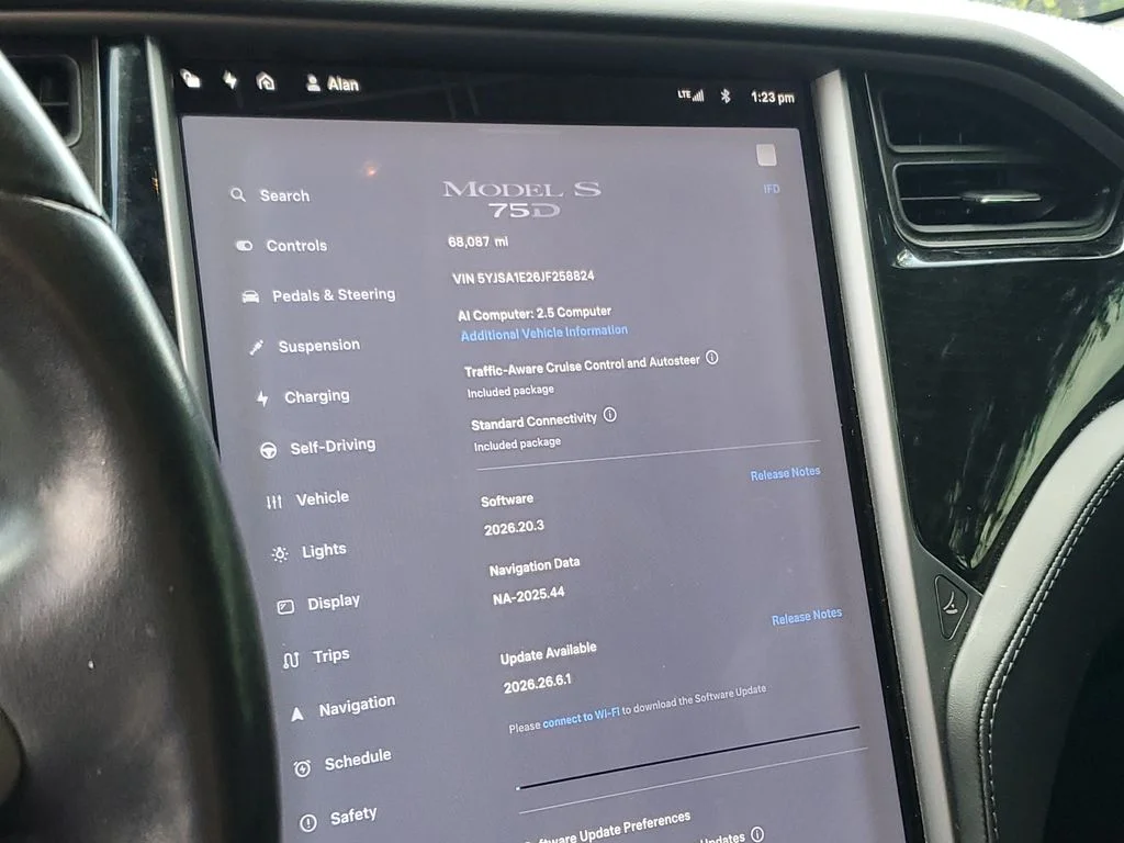 Used 2018 Gray Tesla  image 30