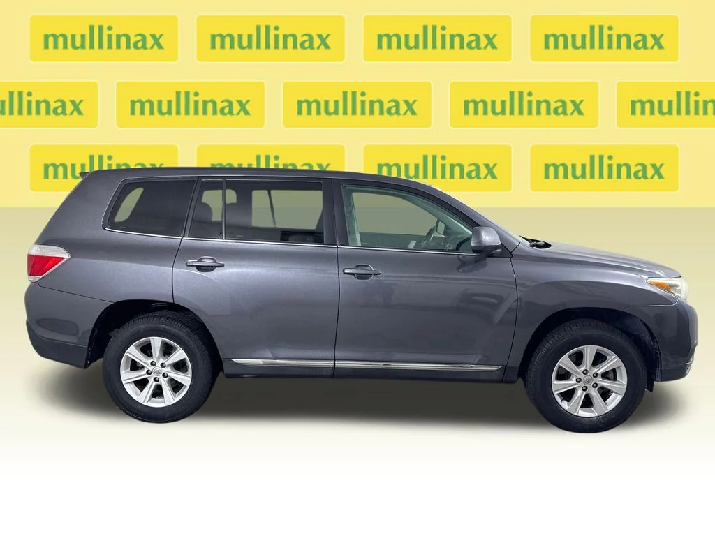 Used 2013 Gray Toyota Base image 3