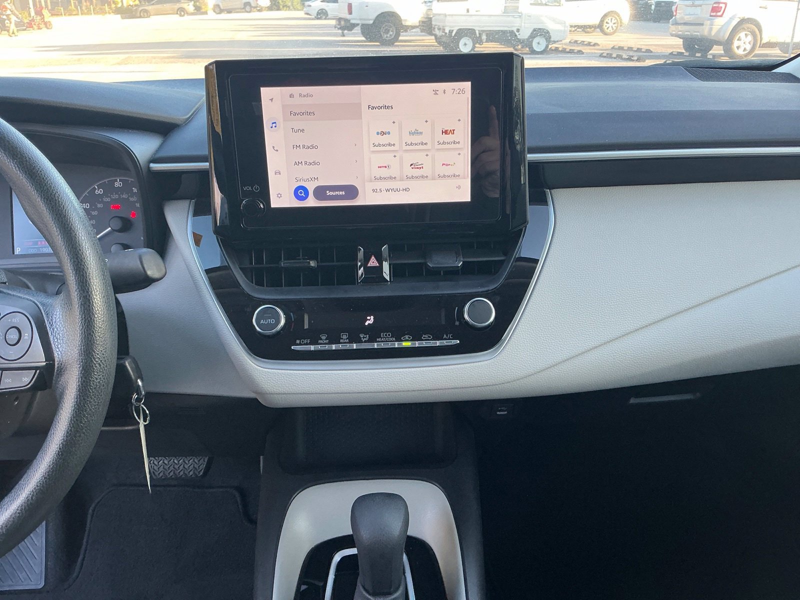 Used 2025  Toyota LE image 18
