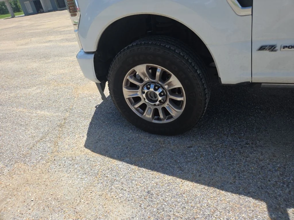 Used 2021 White Ford Limited image 15
