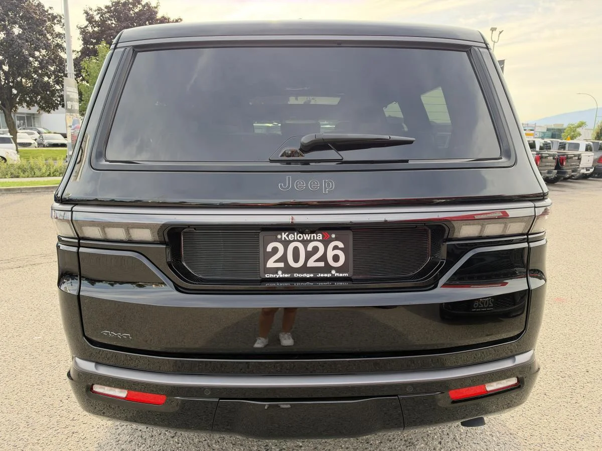 New 2026 Black Jeep Summit Obsidian image 5